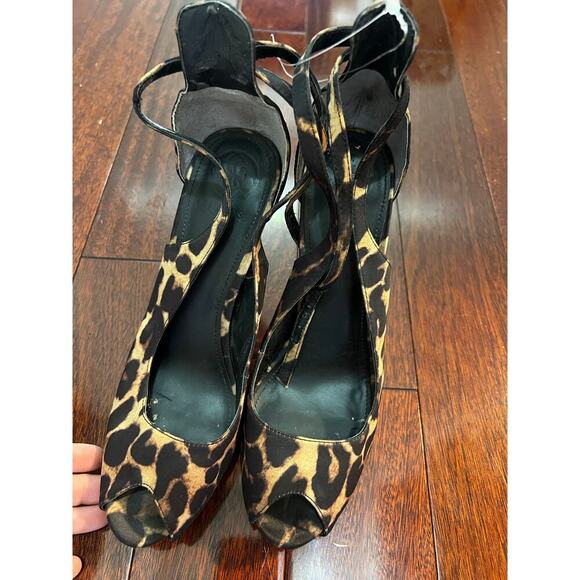 Guess leopard print peep toe high heels size 8.5 - Picture 3 of 7